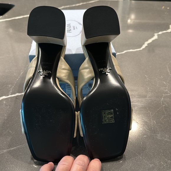 Prada Donna Nappa Leather Quilted 65mm Heels. Deserto color w/ box Size 41.5. - Picture 6 of 14